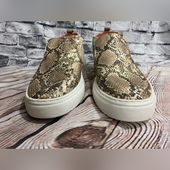 Hey Dude Peyton Shoes Women's 9 Metallic Brown Snake Embossed Slip On Sneakers - Picture 8 of 13